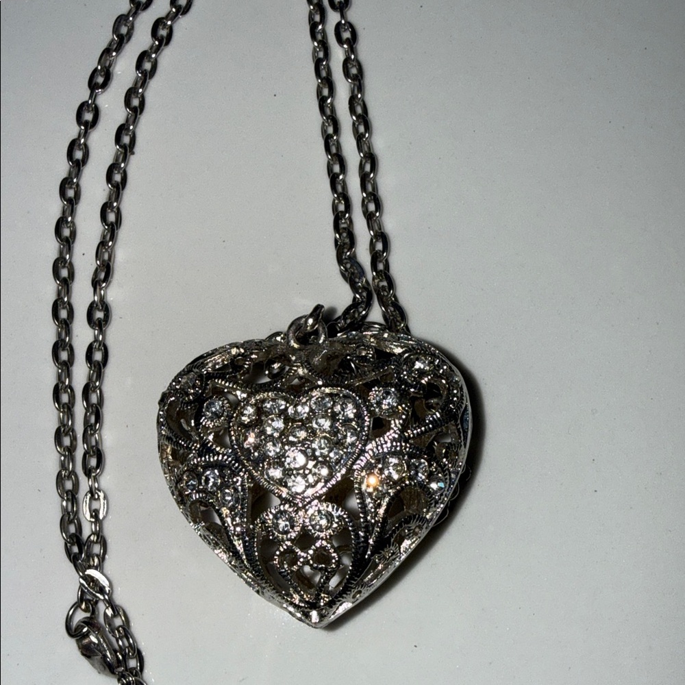 Sterling Silver Heart Pendant Necklace - Silver - Picture 3 of 8